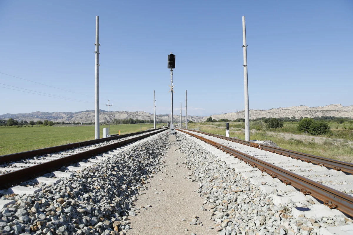 Qəbələyə çəkilən dəmir yolu xəttinin istismara veriləcəyi vaxt açıqlandı