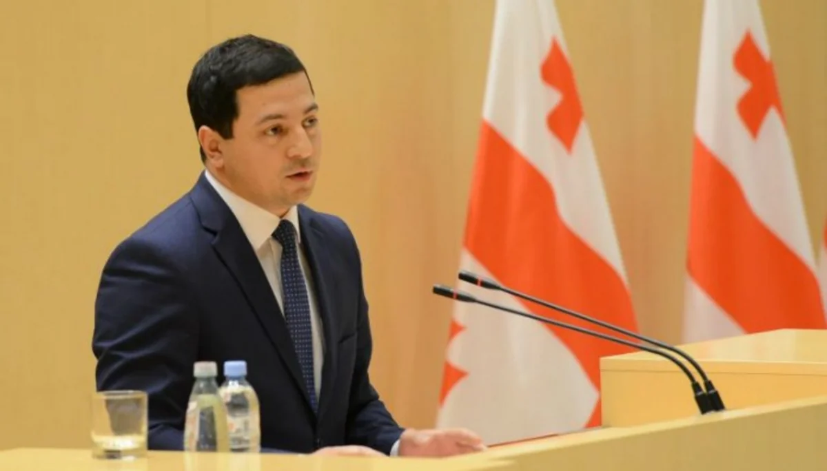 Gürcü deputat: “Erməni hərbçiyə büstün qoyulmasını bitmiş məsələ hesab edirəm