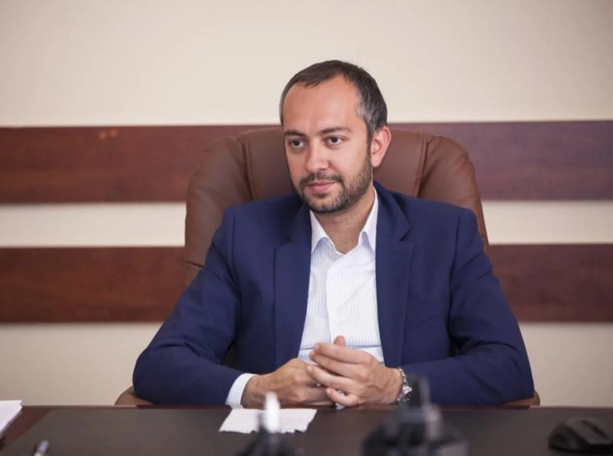 Ermənistan Baş nazirinin Aparatında xidməti avtomobillərin sayı azaldılacaq