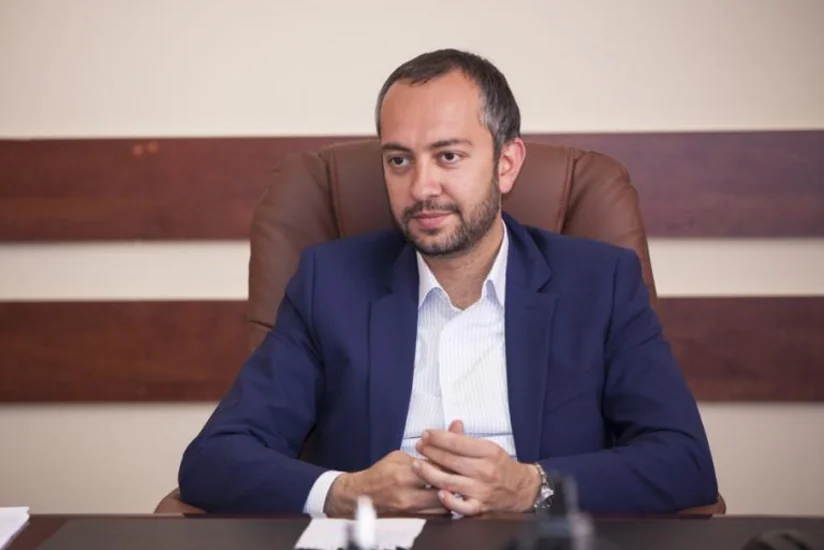 Ermənistan Baş nazirinin Aparatında xidməti avtomobillərin sayı azaldılacaq
