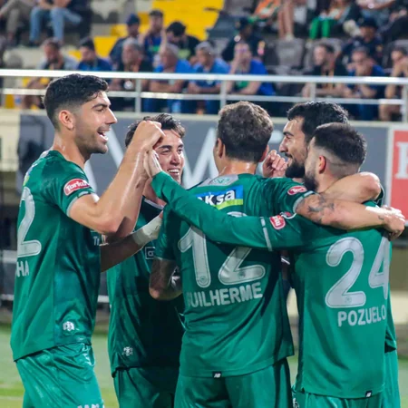 Mahir Emrelinin 64 dəqiqə oynadığı matçda Konyaspor inamlı qələbə qazanıb