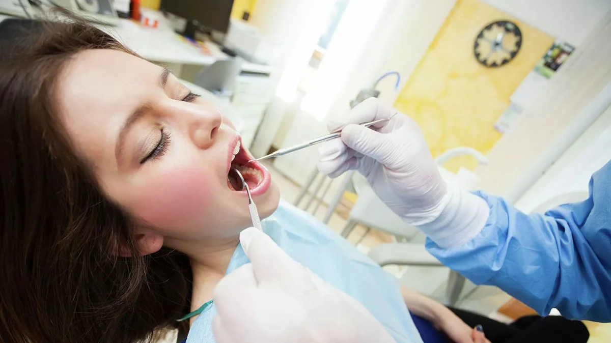 Russian specialist warns of serious symptoms of diseases in teeth