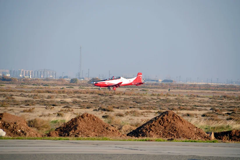 Azerbaijani, Turkish military pilots perform joint training flights in Baku