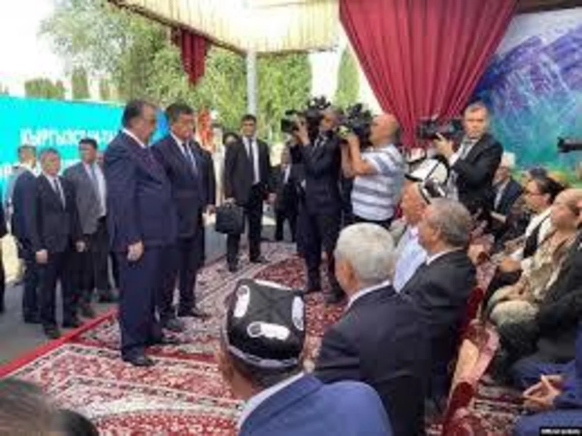 Qırğız və Tacikistan prezidentləri görüşüb