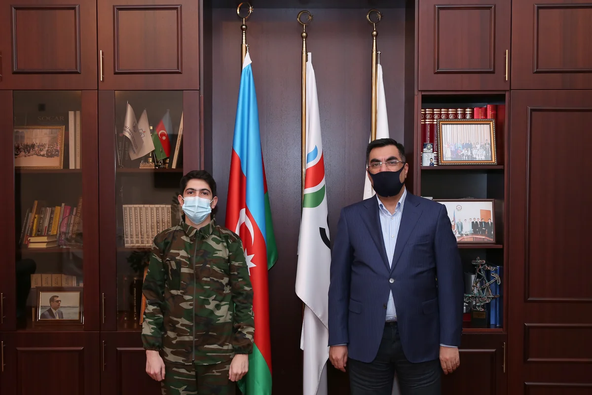 Elmar Qasımov Vətən müharibəsində iştirak edən əməkdaşla görüşüb