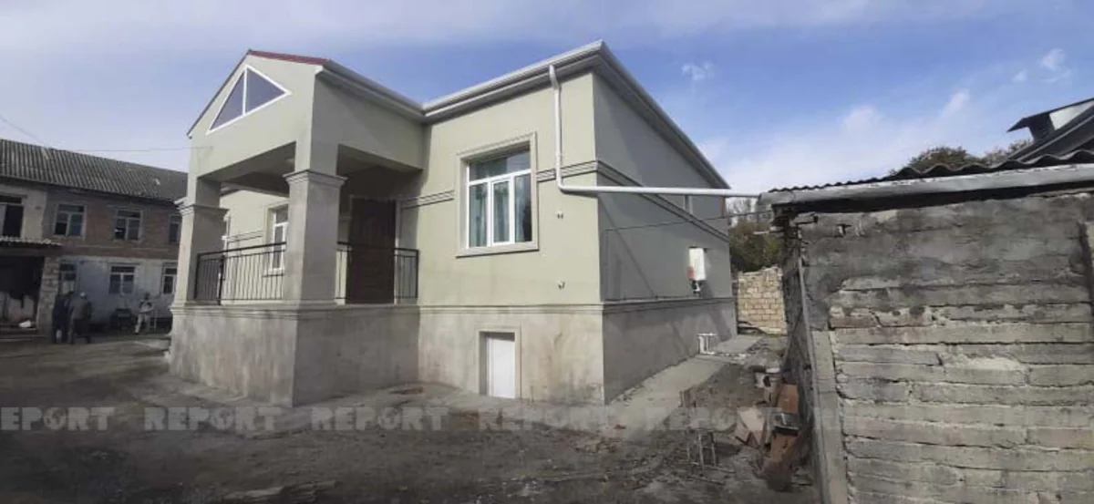 Goranboyun Zeyvə kəndində ermənilərin dağıtdığı ev tikilərək sahibinə verilib