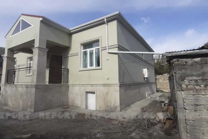 Goranboyun Zeyvə kəndində ermənilərin dağıtdığı ev tikilərək sahibinə verilib