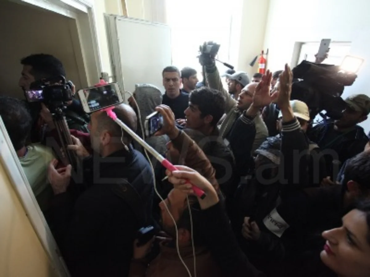 Захваченное оппозиционерами Общественное радио Армении прекратило вещание