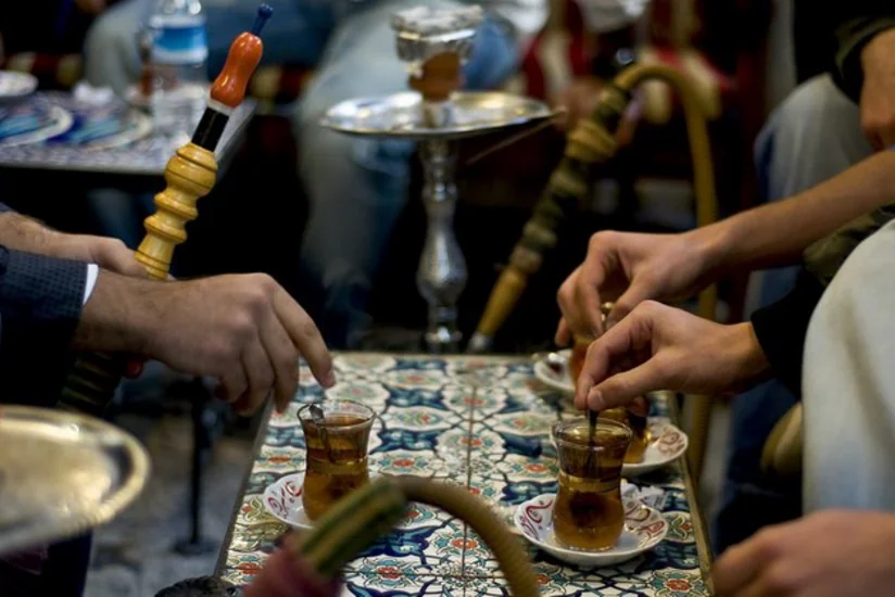 Bakıda 20 yeniyetmə qəlyan çəkdiyinə görə saxlanıb