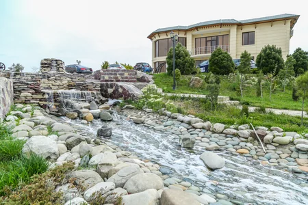 BMT SOCAR-a 4 hibrid enerji sərfəli avtomobil verib