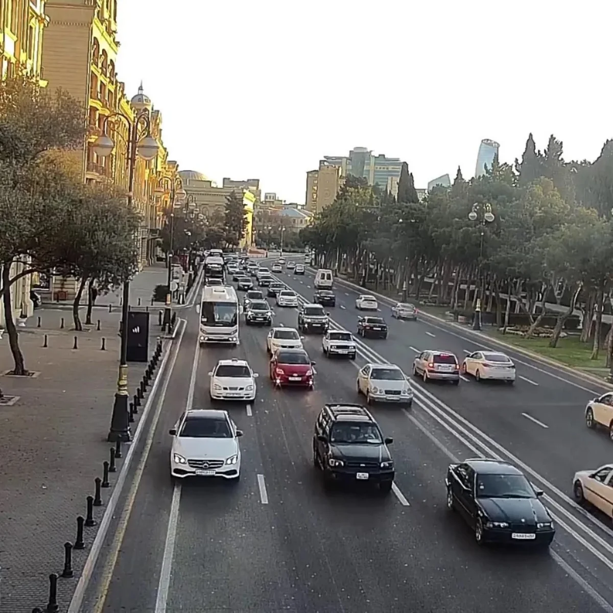 Bakının bir sıra yollarında tıxac müşahidə olunur - SİYAHI