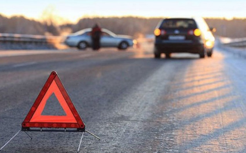 Biləsuvarda yol qəzası olub, xəsarət alanlar var 
