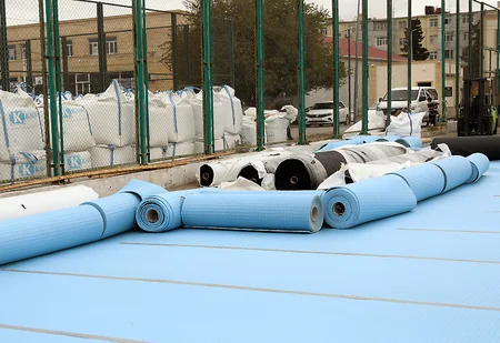 Binə qəsəbə stadionunda süni ot örtüyünün dəyişdirilməsi işləri davam etdirilir