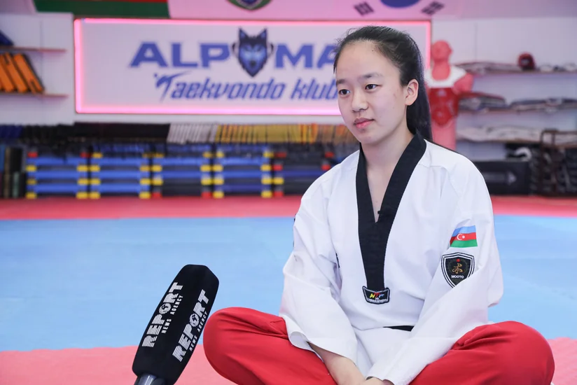 Azərbaycan millisinin taekvondoçusu: Bir dəfə məktəbdə müəllim mənə çinlilərin öz uşaqlarını yediyini demişdi - MÜSAHİBƏ - VİDEO