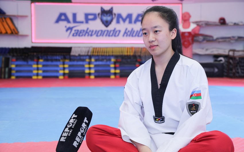 Azərbaycan millisinin taekvondoçusu: Bir dəfə məktəbdə müəllim mənə çinlilərin öz uşaqlarını yediyini demişdi - MÜSAHİBƏ - VİDEO