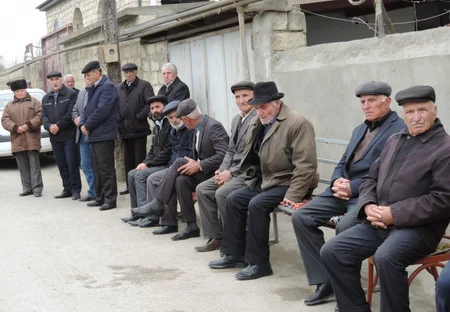 “Günəşli” yatağındakı qəzada həlak olan neftçi Edik Rzaxanov dəfn olunub - VİDEO