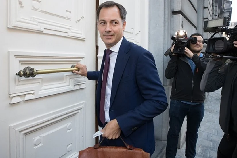 Премьер Бельгии ушел на карантин после встречи с французским коллегой