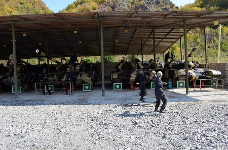 MN: Silah və texnika payız-qış mövsümündə istismar rejiminə keçirilir