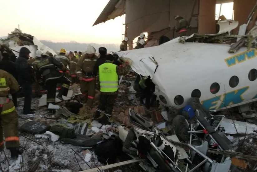 МВД Казахстана назвал причины крушения самолета в Алмате