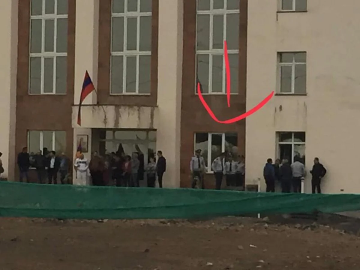 Yerevan citizens block several courthouses after PM’s call
