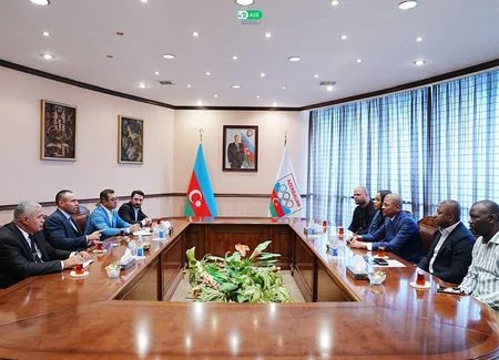 Konqonun idman və mədəniyyət naziri Bakıda bir sıra idman qurğularının fəaliyyəti ilə tanış olub