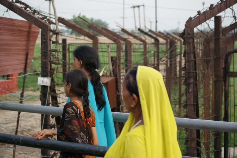 Hindistan Myanma ilə sərhəddə hasarlar çəkəcək, viza tətbiq edəcək