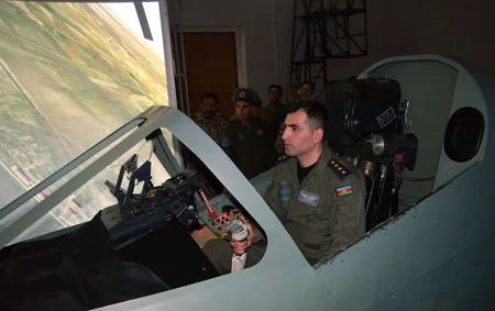 Военные атташе зарубежных стран, аккредитованные в Азербайджане, посетили воинскую часть ВВС