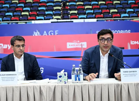 Fərid Qayıbov ötən ay nüfuzlu beynəlxalq yarışlarda iştirak edən Azərbaycan idmançıları ilə görüşüb