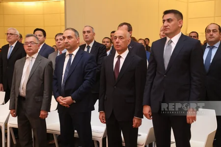Heydər Əliyevin 100 illik yubileyinə həsr olunan “Dirçəliş. Başlanğıc” kitabının təqdimat mərasimi keçirilib