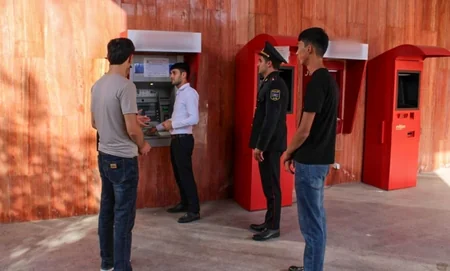 Biləsuvarda vətəndaşlar kiberdələduzluq və bank kartlarından oğurluq barədə maarifləndiriliblər