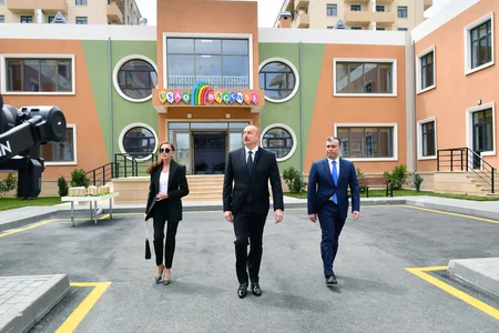 Prezident və birinci xanım Sabunçuda şəhid ailələri və müharibə əlilləri üçün yeni yaşayış kompleksinin açılışında iştirak ediblər