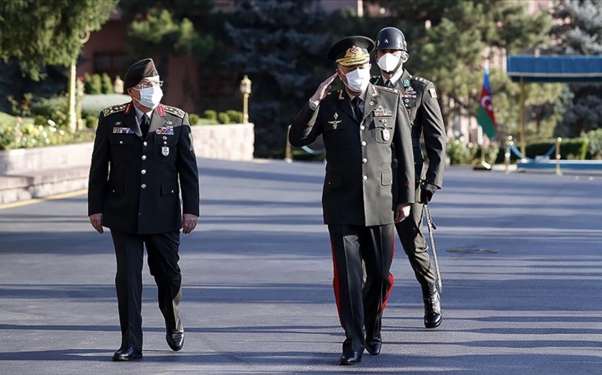 Chiefs of Staff of Azerbaijani, Turkish Armed Forces meet