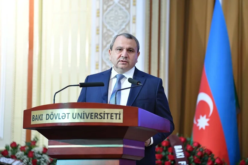 BDU-nun rektoru zəhərlənən tələbələrə görə xəstəxanaya gəlib