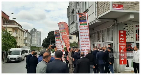 YAP nümayəndə heyəti İstanbulda yerli sakinlərlə görüşüb 