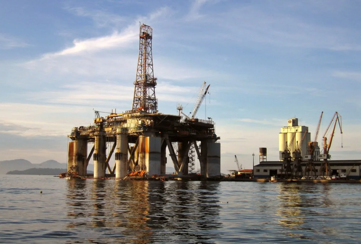 Azerbaijani sees decline in oil price