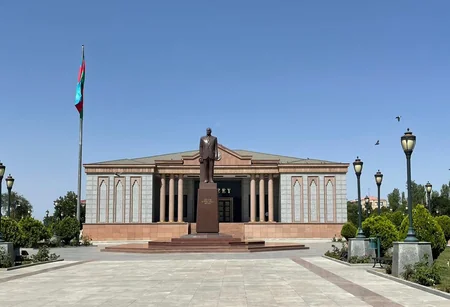 Kəmaləddin Heydərov Naxçıvan şəhərində vətəndaşları qəbul edib