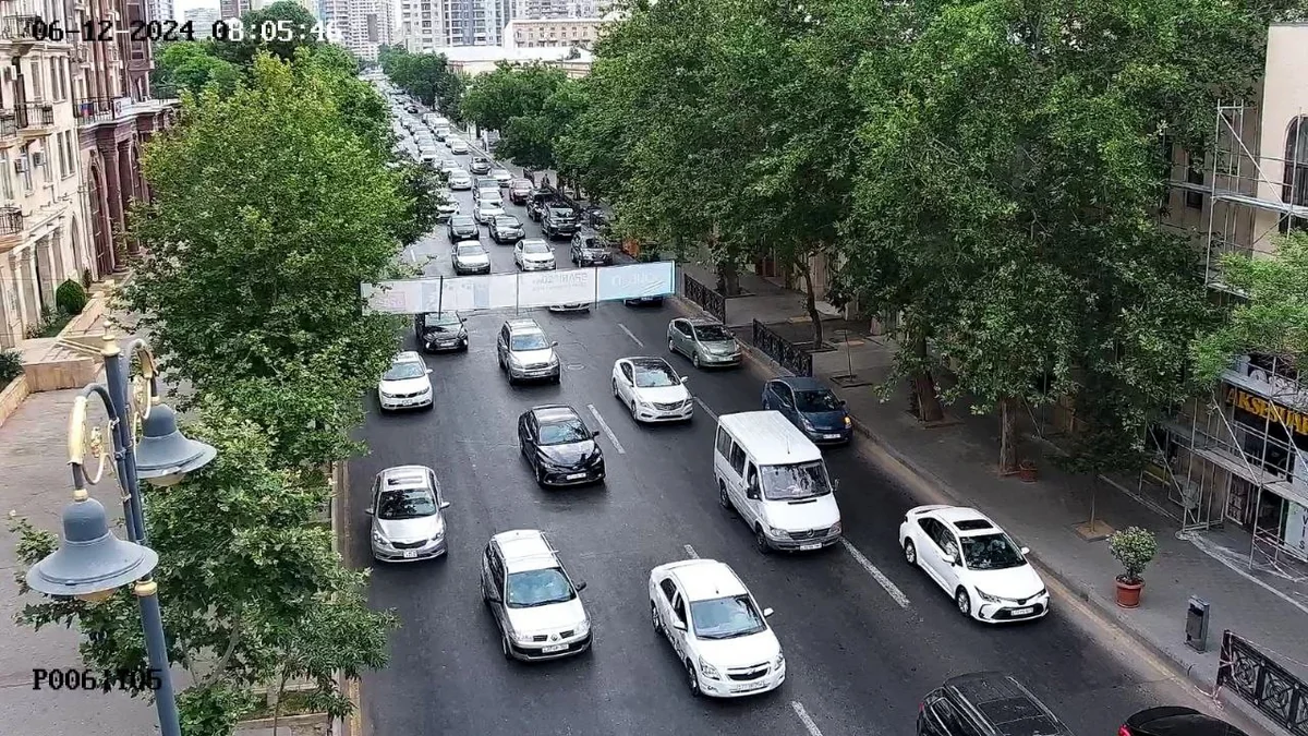 Bakının bəzi yollarında tıxac yaranıb - SİYAHI