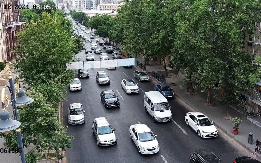Bakının bəzi yollarında tıxac yaranıb - SİYAHI