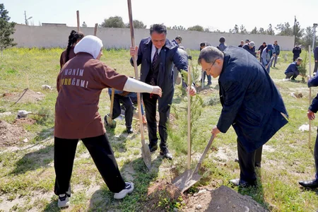 Heydər Əliyevin 100 illik yubileyi ilə bağlı Qala Qoruğunda ağacəkmə aksiyası keçirilib