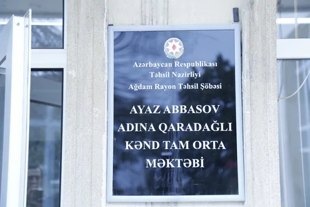 Media nümayəndələri düşmən atəşi altında dərs keçilən məktəbi ziyarət ediblər - FOTO