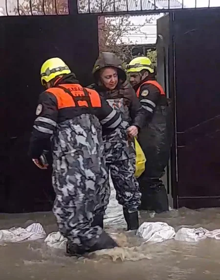 FHN: Sabunçudakı tunelə yığılmış su ərazidən kənarlaşdırılıb - YENİLƏNİB-4