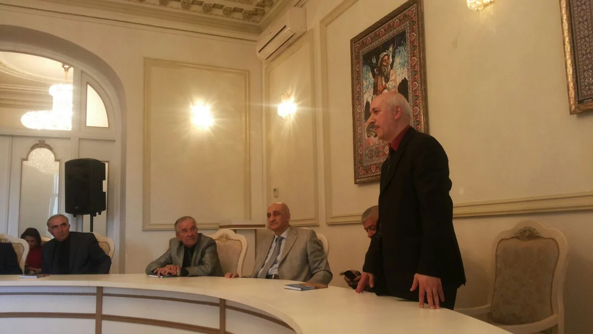 Vaqif Sultanlının “Səhra Savaşı” kitabının təqdimatı keçirilib