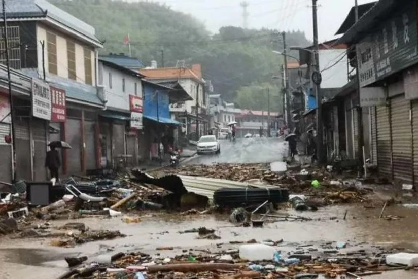 На юго-западе Китая пять человек пропали без вести после схода оползня