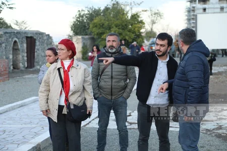 Türkiyəli səyyahlar Ağdamda İmarət kompleksinə baş çəkiblər