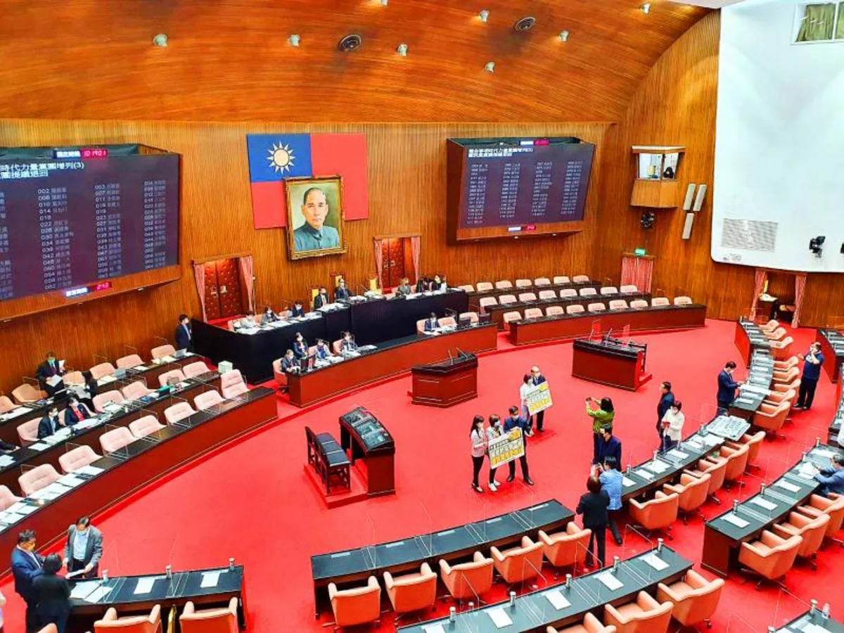 Ruling party loses majority in Taiwanese parliament