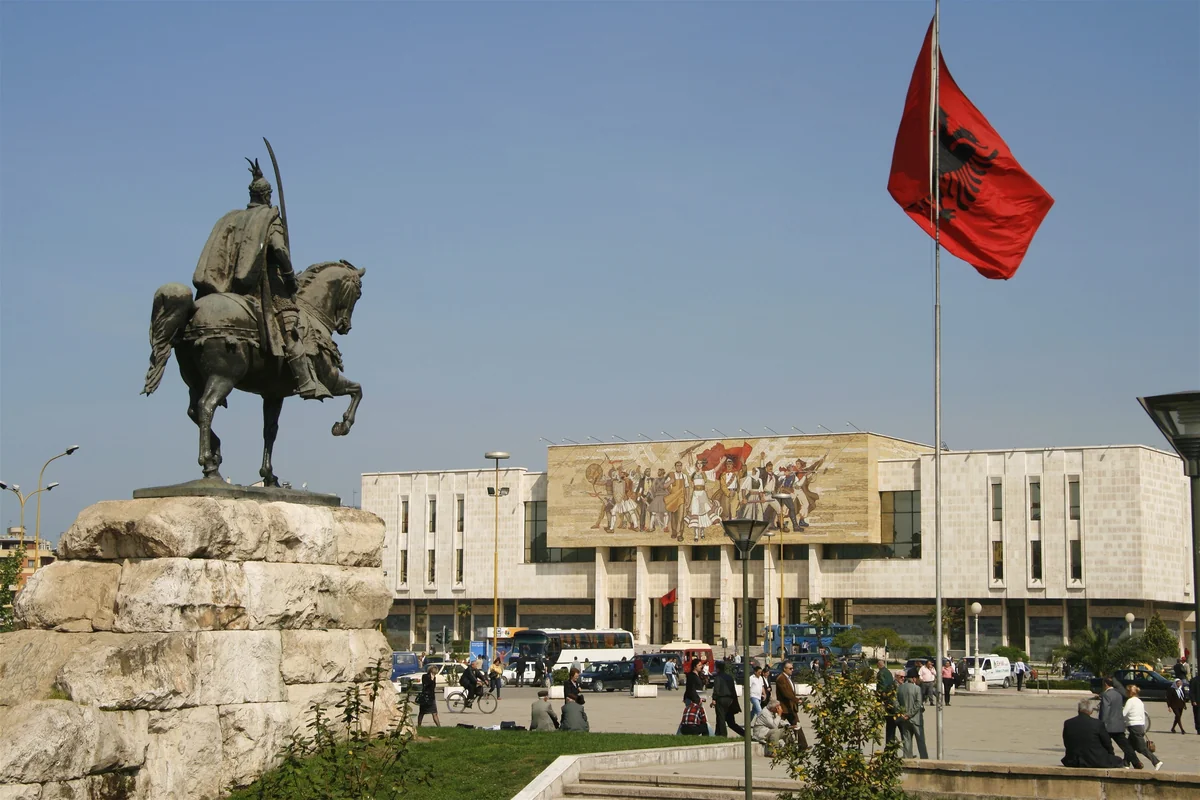 Albaniya mətbuatı ermənilərin Qarabağa gəlmə olduğunu yazıb