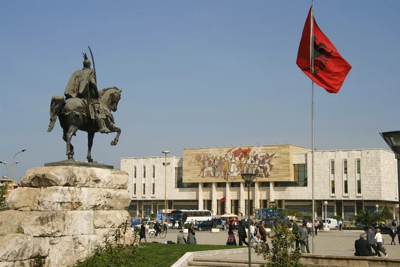 Albaniya mətbuatı ermənilərin Qarabağa gəlmə olduğunu yazıb