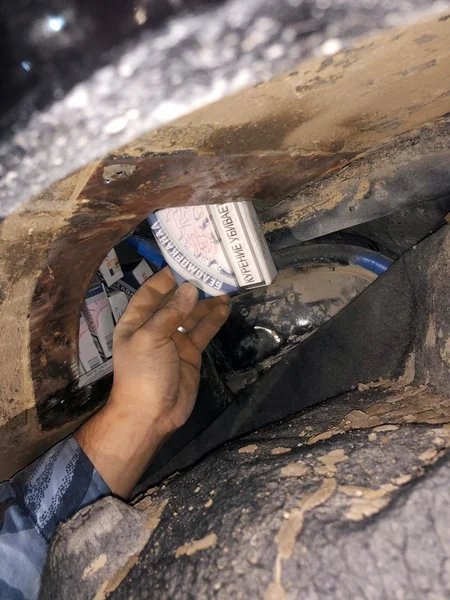 Telefon aksesuarları, saatlar və külli miqdarda siqaretlərin ölkəyə gətirilməsinin qarşısı alınıb