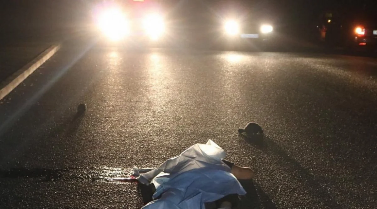 Bakıda avtomobil piyadaları vurdu, ölən var