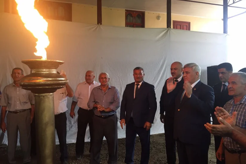 Azərbaycanda daha bir kəndə təbii qaz verilib